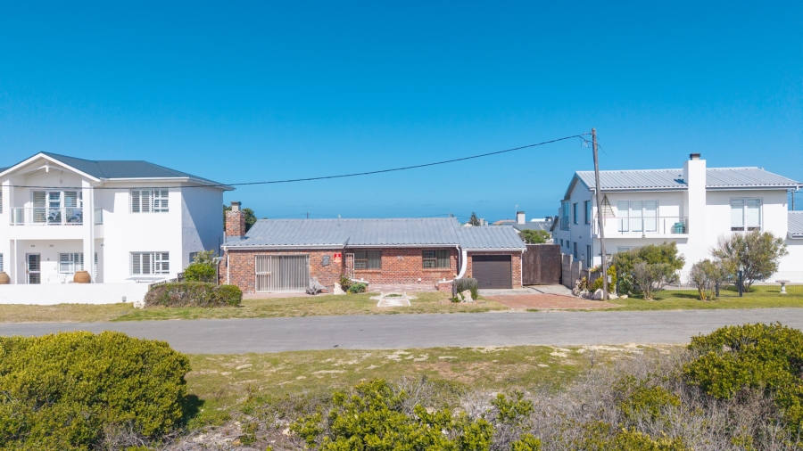 To Let 3 Bedroom Property for Rent in Struisbaai Western Cape